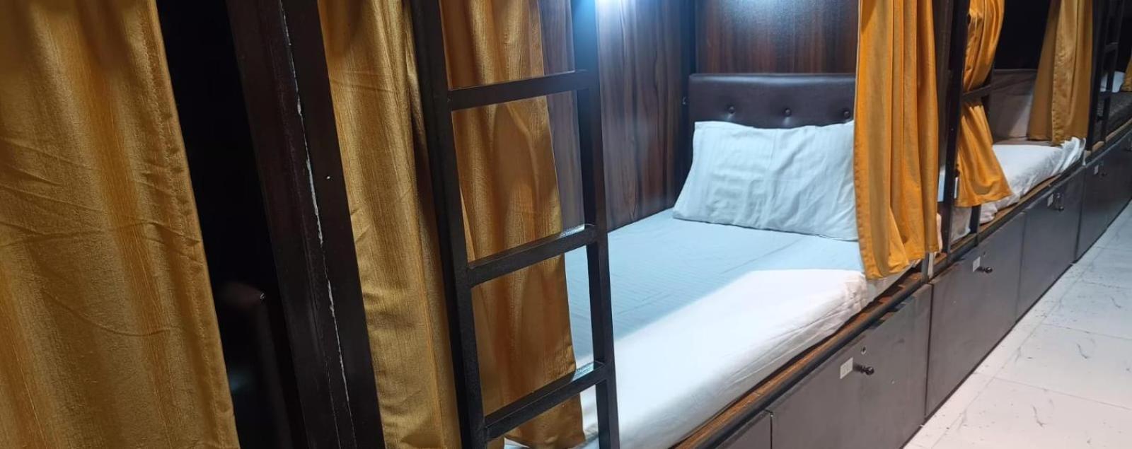 Hotel Golden View Dormitory Mumbai Exterior foto