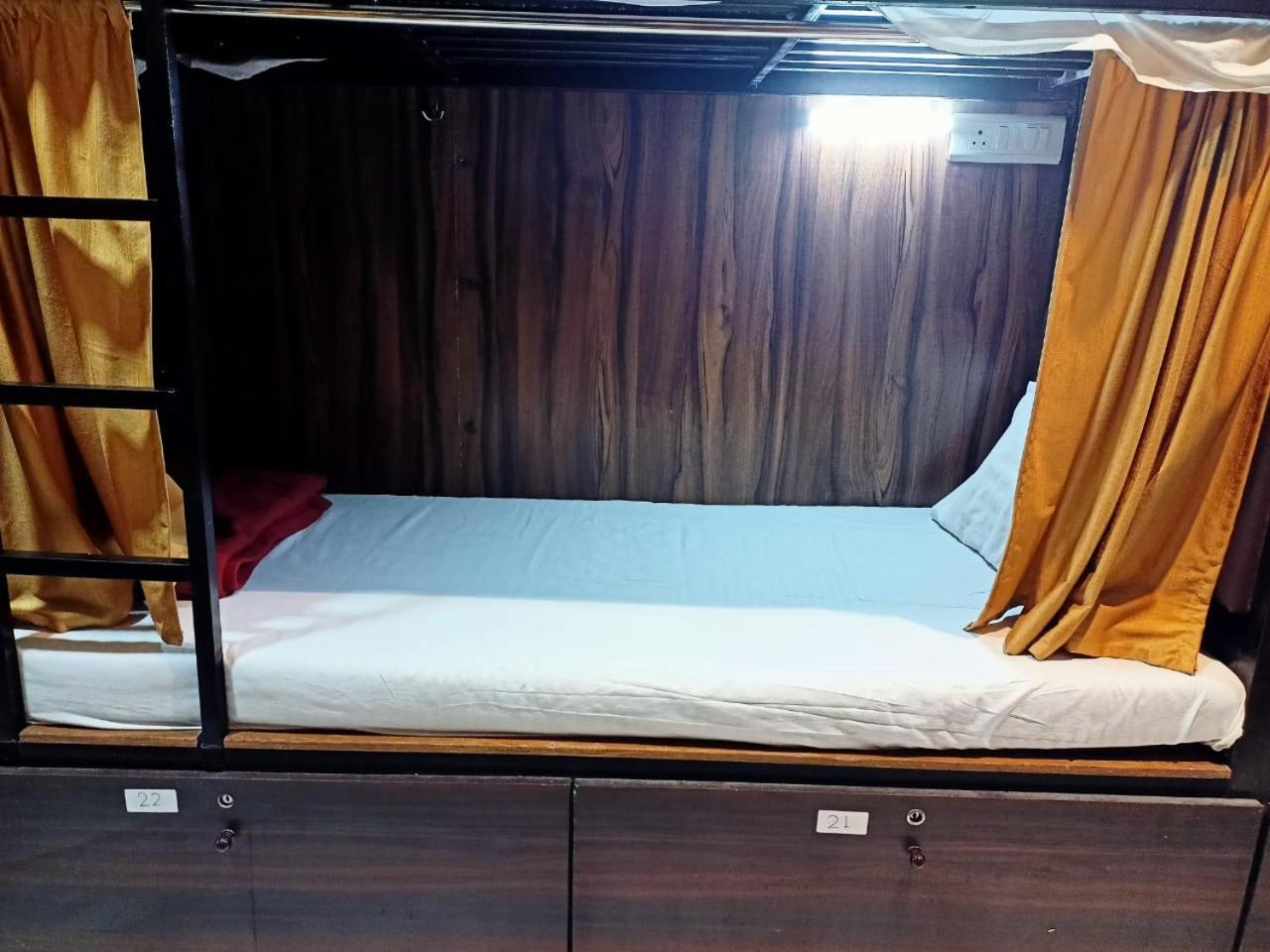 Hotel Golden View Dormitory Mumbai Exterior foto