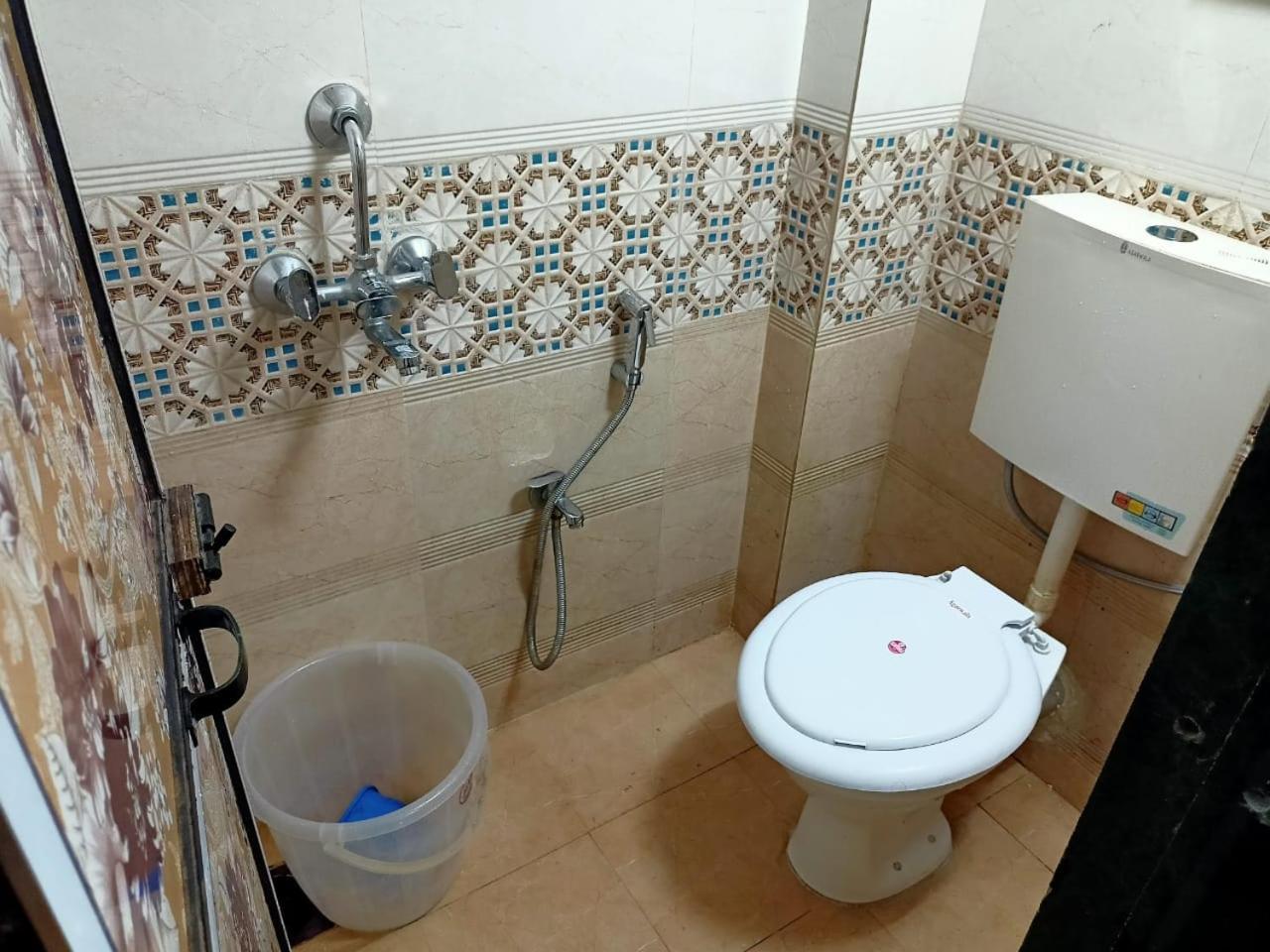 Hotel Golden View Dormitory Mumbai Exterior foto